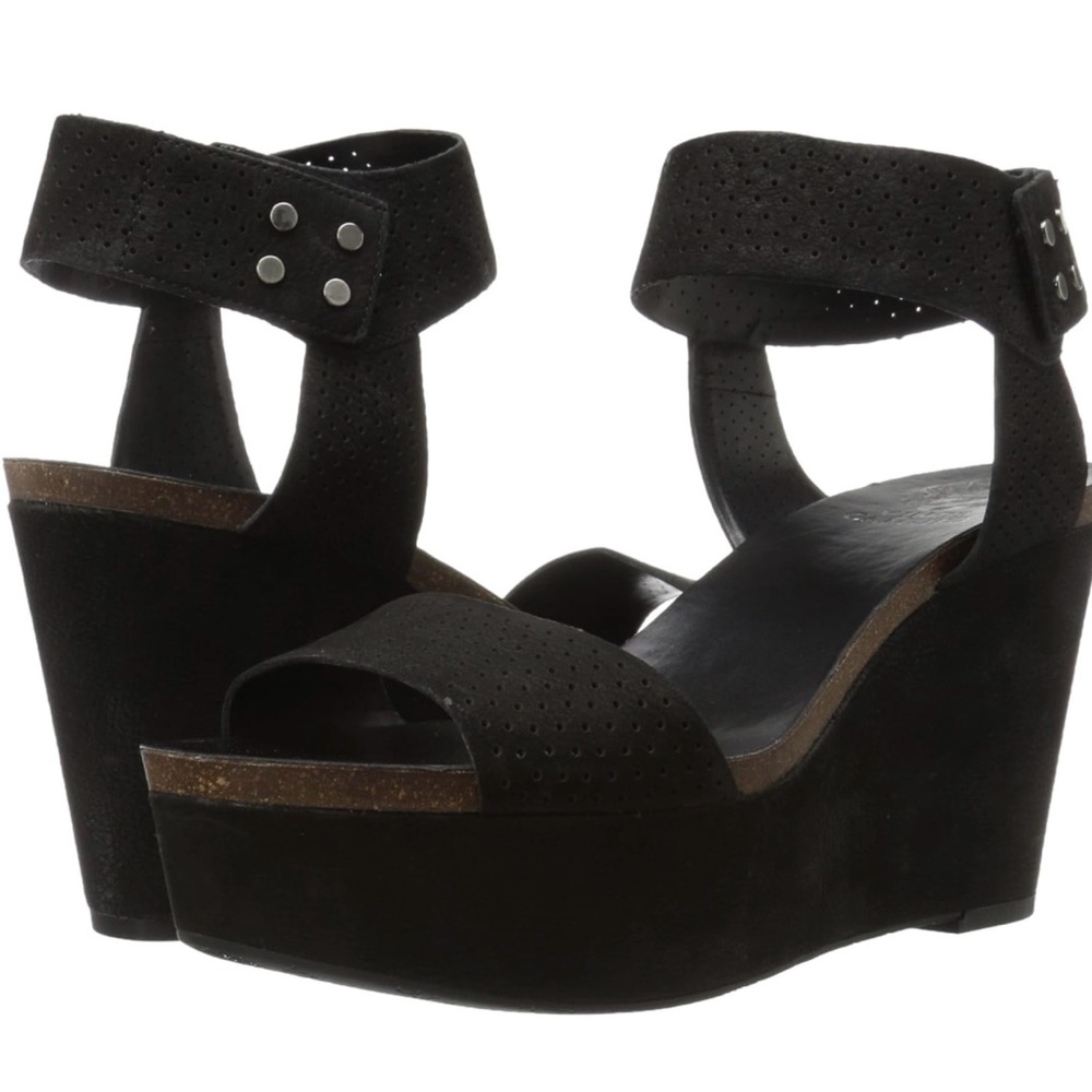 Vince Camuto Women's Valamie Wedge Sandal